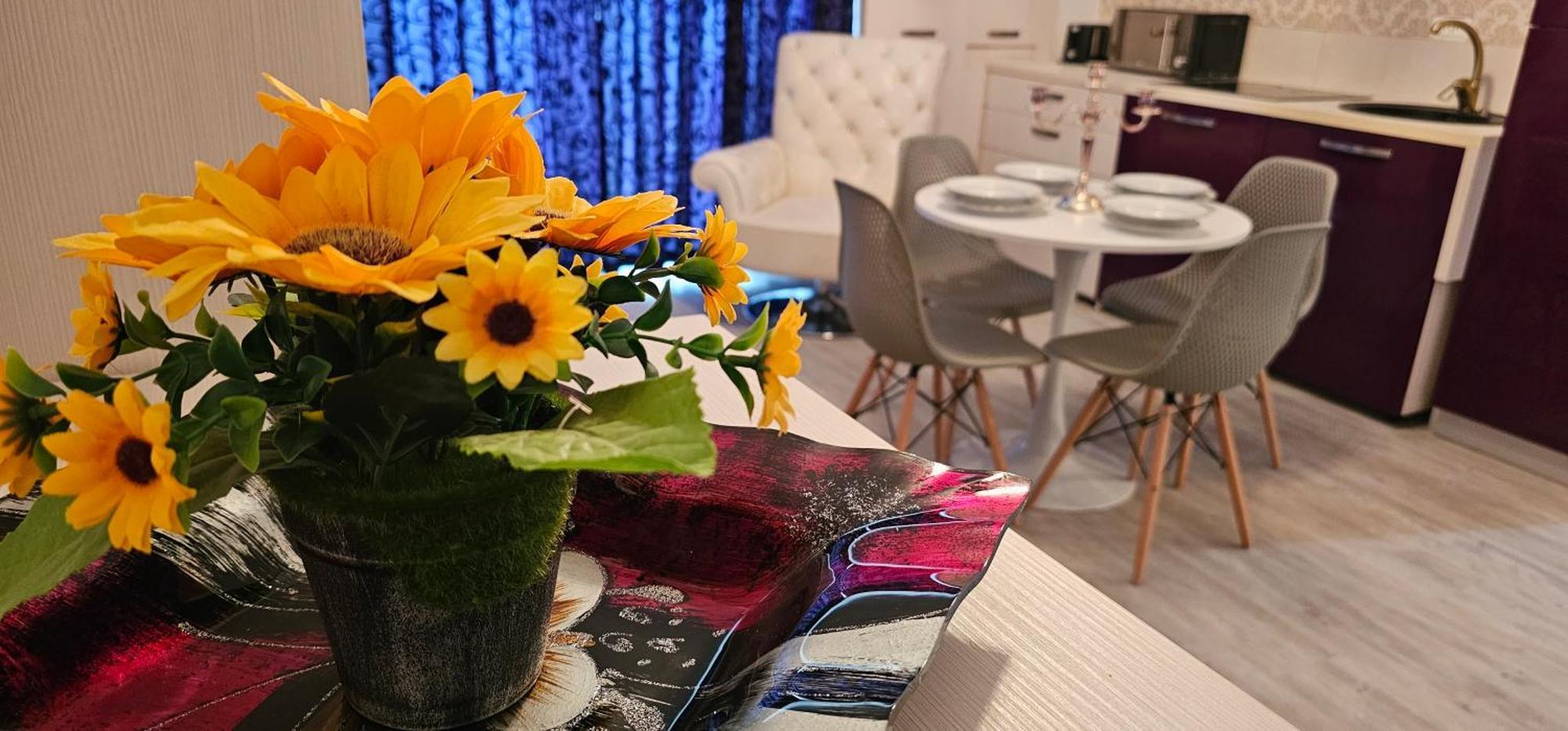 Luxury Aparthotel Promenada In Building Stefan Prima Linie La Mare Navodari Dış mekan fotoğraf